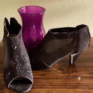 Womens shoe worn twice